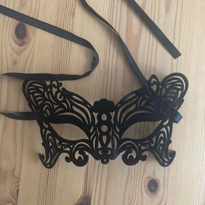 Black velvet finish masquerade mask